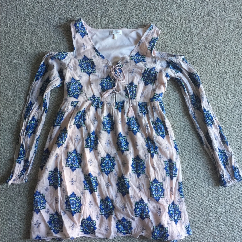 Cold shoulder dress size medium